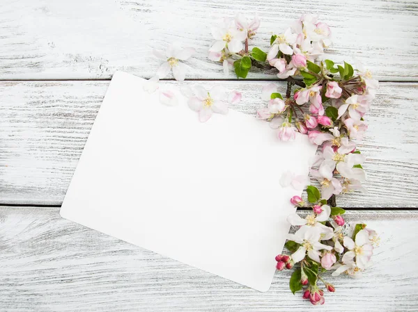 Elma çiçeği kartı ile