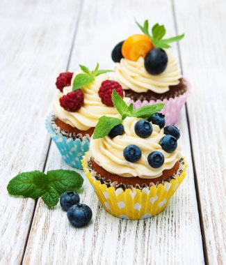 taze çilek ile cupcakes