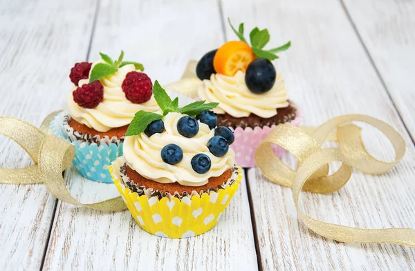 taze çilek ile cupcakes