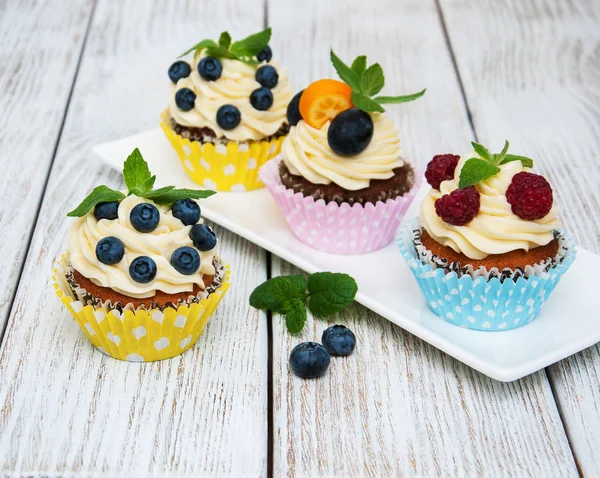 taze çilek ile cupcakes