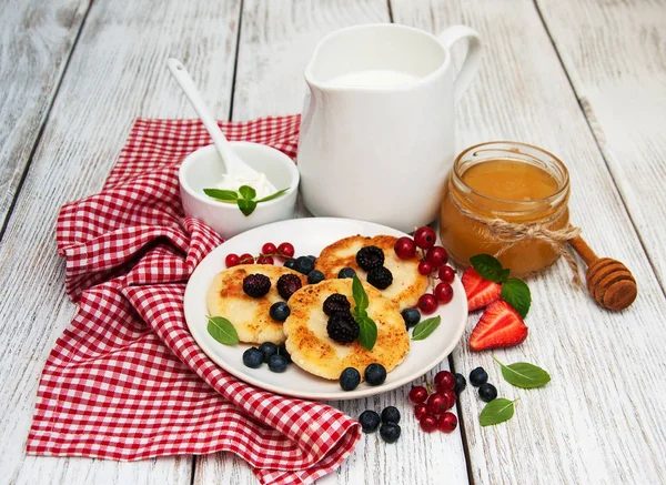 süzme peynirli gözleme çilek ile