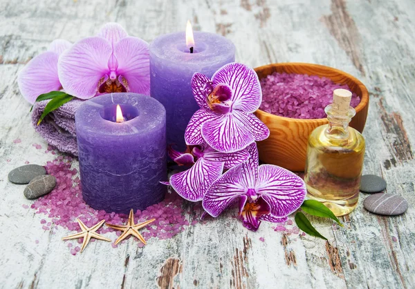 Spa products with orchids — Stock Photo, Image