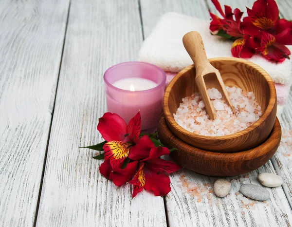 Alstroemeria çiçekler ile Spa kompozisyon