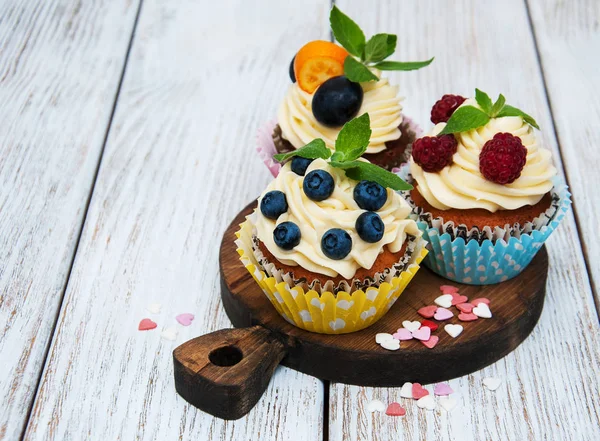 taze çilek ile cupcakes