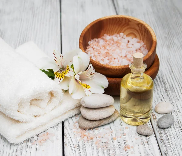 Alstroemeria çiçekler ile Spa kompozisyon