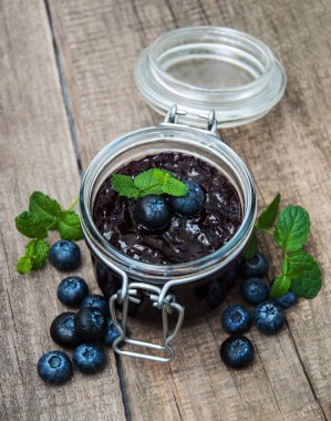 Böğürtlenli reçel kavanoz