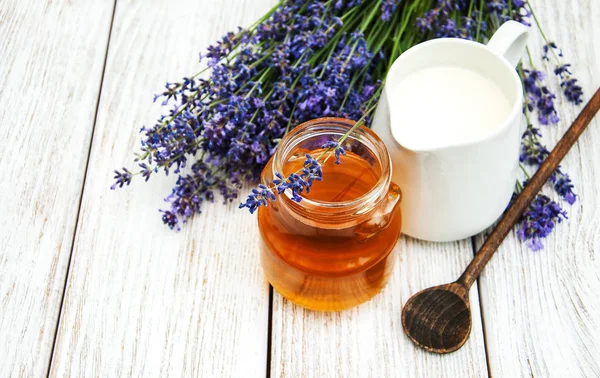 Honig und Lavendel — Stockfoto