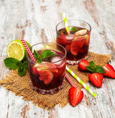 Srtawberries ile limonata