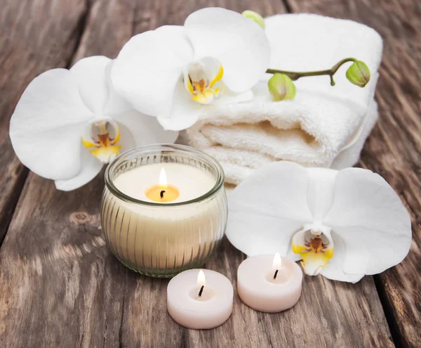 Productos de spa con orquídeas — Foto de Stock