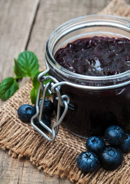 Böğürtlenli reçel kavanoz