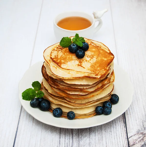 Krep ve yaban mersini ile plaka