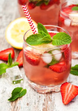 Srtawberries ile limonata