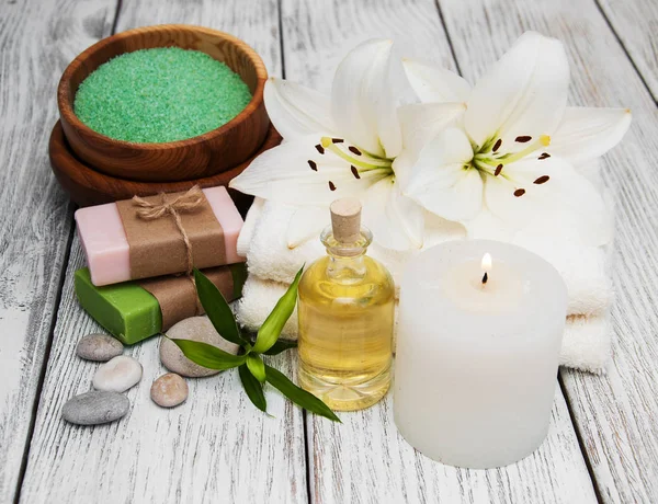 Spa products with white lily — Stock Photo, Image