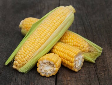 Koçanda taze mısır