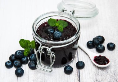 Böğürtlenli reçel kavanoz