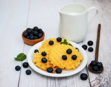 Yaban mersinli waffle.