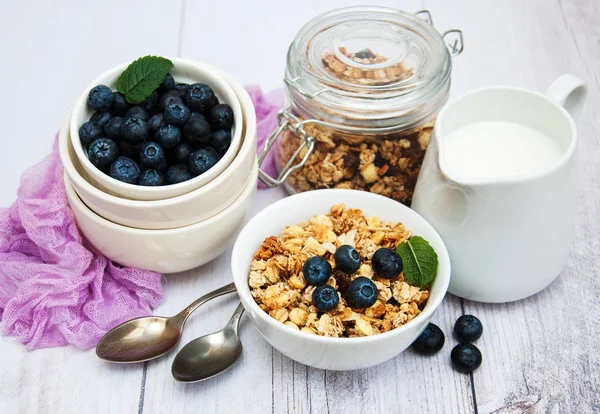 Bowl with granola — Stock Photo, Image