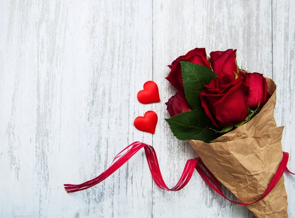 Bir buket kırmızı gül.