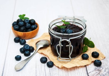 Böğürtlenli reçel kavanoz