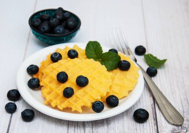 Yaban mersinli waffle.