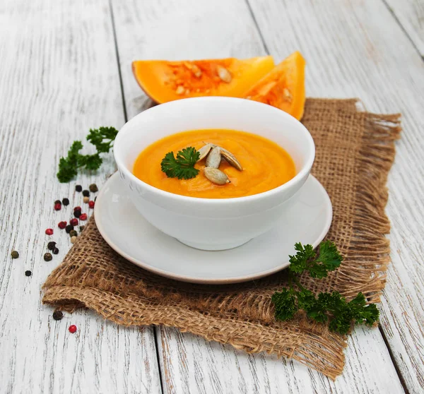 新鮮なカボチャとカボチャのスープ — ストック写真