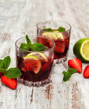 Srtawberries ile limonata