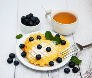 Yaban mersinli waffle.