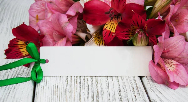 A virágok alstroemeria kártya — Stock Fotó