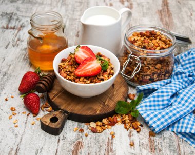 Pişmiş ev yapımı granola