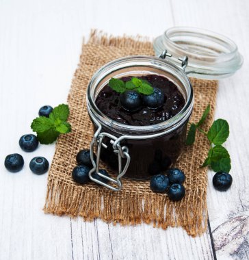 Böğürtlenli reçel kavanoz