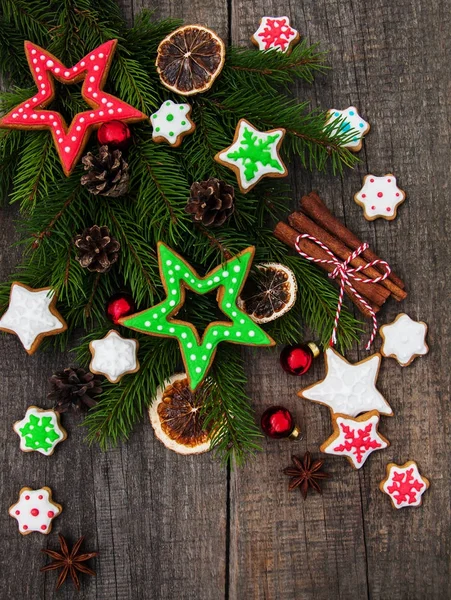Vánoční barevné cukroví zázvor a med — Stock fotografie