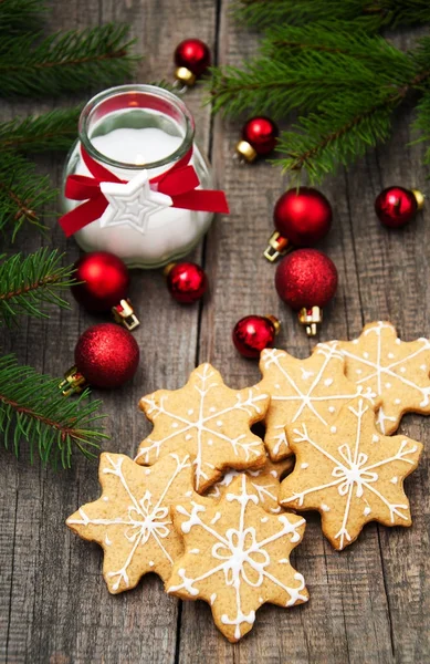 Noel zencefil ve bal renkli kurabiyeleri