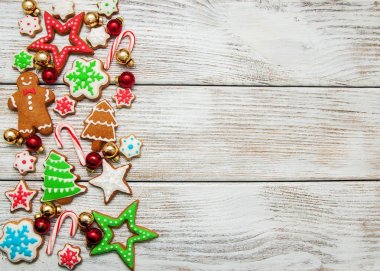 Noel zencefil ve bal renkli kurabiyeleri