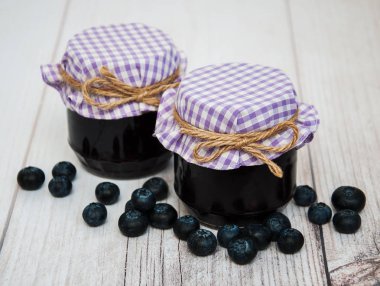 Böğürtlenli reçel kavanoz