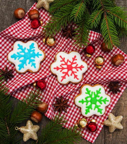 Gengibre de Natal e mel cookies coloridos — Fotografia de Stock