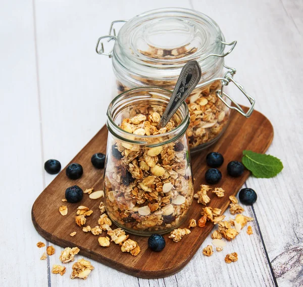 kavanoz içinde ev yapımı granola