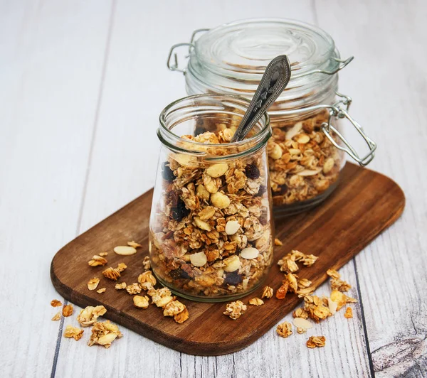 kavanoz içinde ev yapımı granola