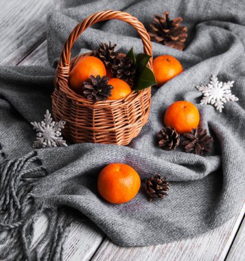 Mandalina ile Noel kompozisyon