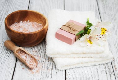 Alstroemeria çiçekler ile Spa kompozisyon