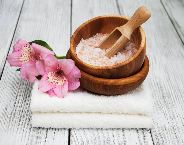 Alstroemeria çiçekler ile Spa Ürünleri