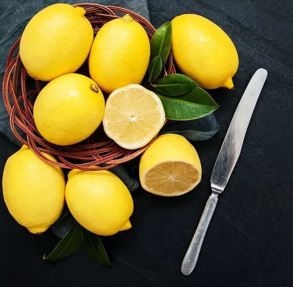 Limoni freschi maturi — Foto Stock