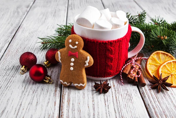Chocolat chaud de Noël avec guimauve — Photo