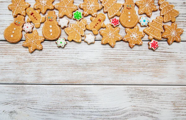 Biscuits colorés au gingembre et miel de Noël — Photo