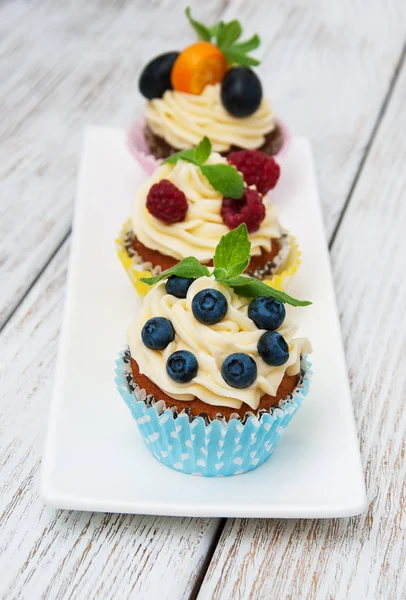 taze çilek ile cupcakes