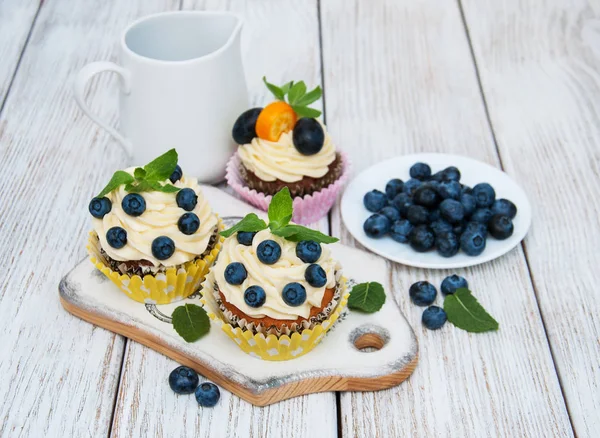 taze çilek ile cupcakes