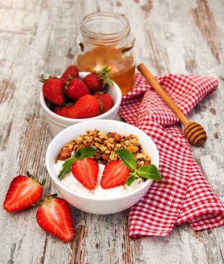 Pişmiş ev yapımı granola