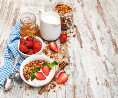 Pişmiş ev yapımı granola