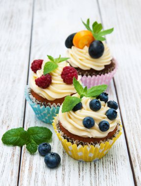 taze çilek ile cupcakes