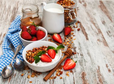 Pişmiş ev yapımı granola
