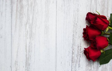 Bir buket kırmızı gül.